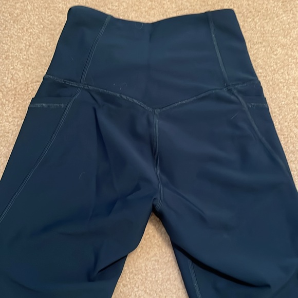 High Waisted Leggings w/ side pockets - size women’s XS - Picture 6 of 6